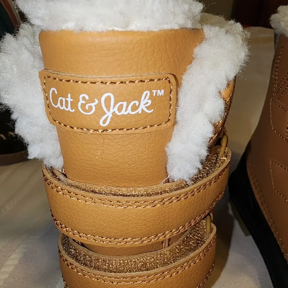 CAT & JILL EUC CHILDS DENVER WINTER BOOTS SIZE 9